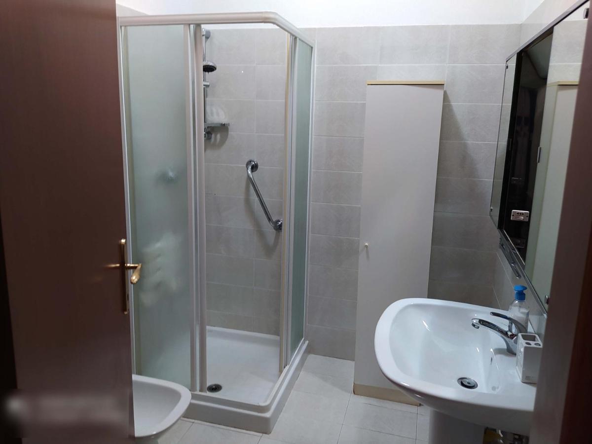 Stanza Con Bagno Ed Accesso Privati Hotel Trieste Exterior photo